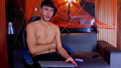 liam_genner online show from 1, 11, 2025