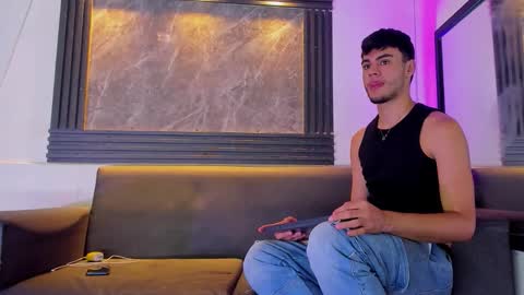 liam_genner online show from 2, 11, 2025