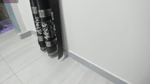 LIAM KLEIN online show from 28, 1, 2025