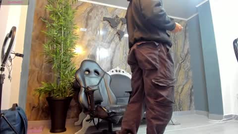 LIAM KLEIN online show from 17, 2, 2025