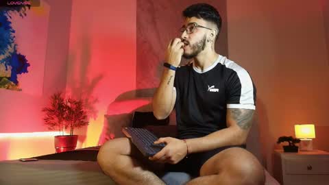 LIAM KLEIN online show from 22, 5, 2026