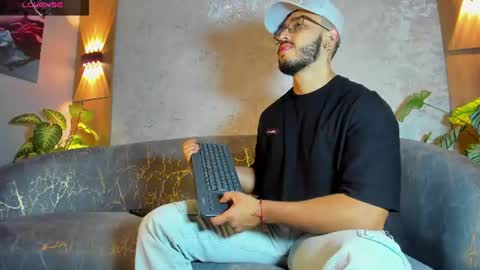 LIAM KLEIN online show from 20, 6, 2026