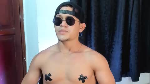 liam_knight online show from 6, 11, 2025