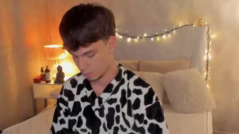 LIAM  online show from 27, 1, 2025