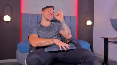 Snapshot of liam_walk chatting on 17, 4, 2026 Liam online show from 17, 4, 2026
