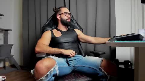 Snapshot of liamaesthetic chatting on 2, 3, 2025 Liam online show from 2, 3, 2025