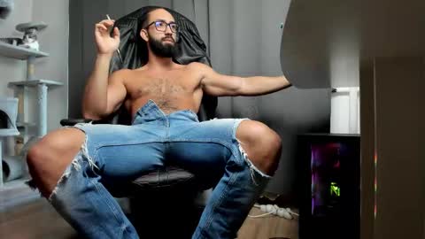 Snapshot of liamaesthetic chatting on 25, 10, 2025 Liam online show from 25, 10, 2025