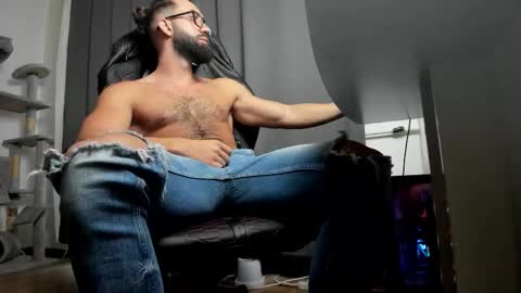 Snapshot of liamaesthetic chatting on 8, 11, 2025 Liam online show from 8, 11, 2025