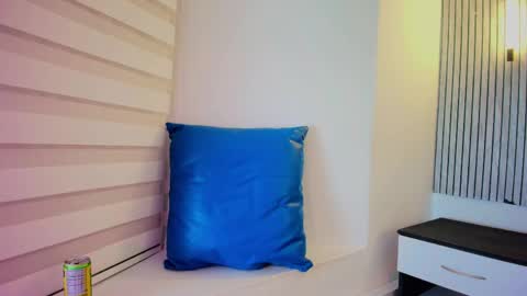 lian_cameron online show from 13, 5, 2026