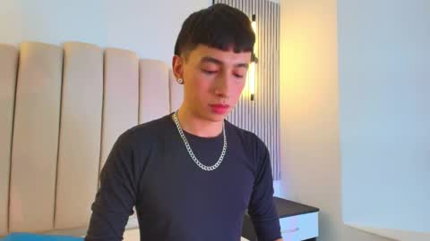 lian_cameron online show from 13, 5, 2026
