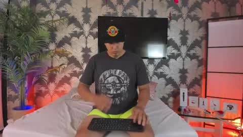 Snapshot of liana_asaff chatting on 3, 3, 2025 Mistress Liana  - Sir Asaf  online show from 3, 3, 2025