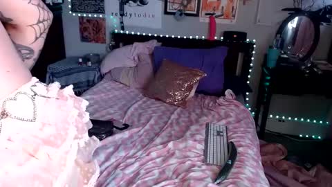 lianasissyslut online show from 25, 2, 2025