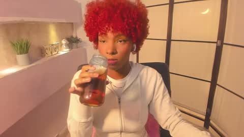 LiannaDixon online show from 5, 1, 2025