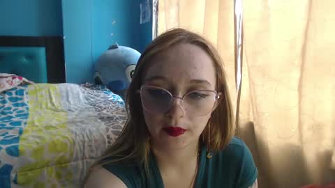 Lia Roberts online show from 1, 2, 2025