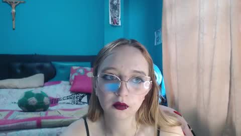 Lia Roberts online show from 15, 2, 2025