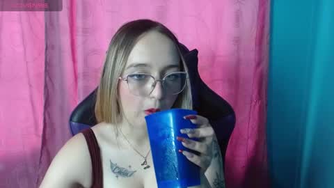 Snapshot of liaroberts1 chatting on 5, 6, 2026 Lia Roberts online show from 5, 6, 2026