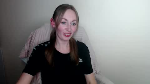 Snapshot of liasais_ chatting on 5, 5, 2026 Lia online show from 5, 5, 2026