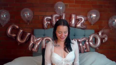 LIA TAYLOR  online show from 25, 12, 2024