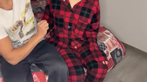 Lia velvet online show from 1, 12, 2025