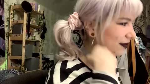Lola online show from 12, 9, 2025