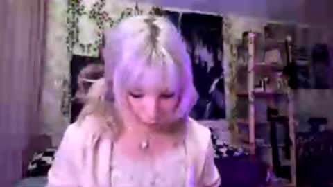 Lola online show from 11, 10, 2025