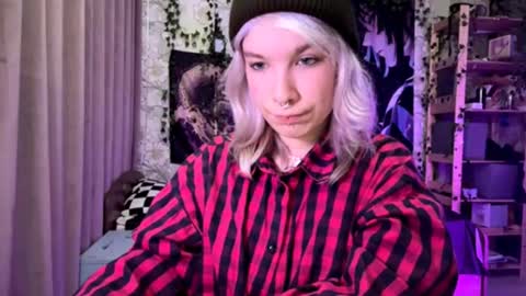 Lola online show from 12, 10, 2025