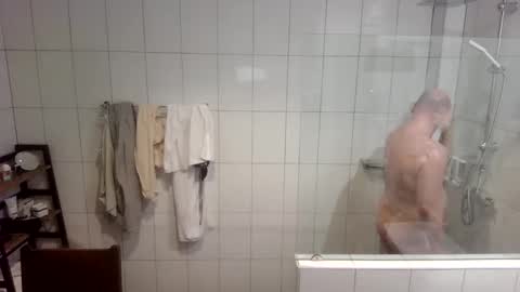 Snapshot of libertarians1972 chatting on 19, 10, 2025 Cockcentric online show from 19, 10, 2025