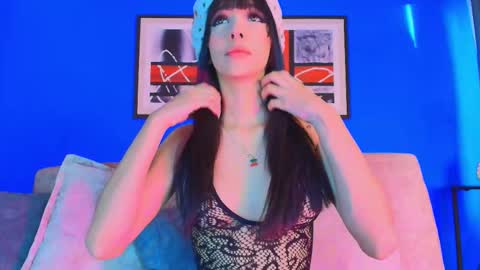 Valentina Hall online show from 3, 12, 2025