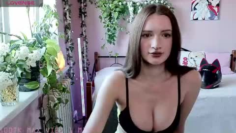 Welcome guys in my room Im Claire online show from 9, 5, 2026
