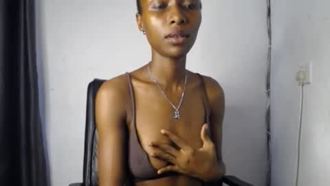 Juicy pinkpussy online show from 6, 1, 2026