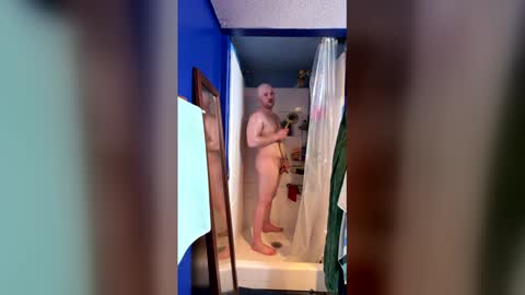 IM A BAD DAWGY WOOF WOOF online show from 4, 3, 2026