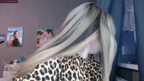 light_lunaa online show from 16, 9, 2025