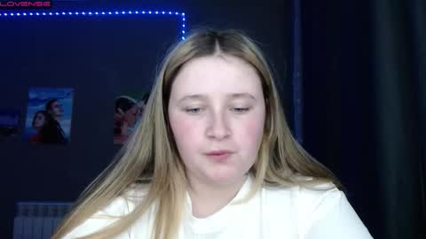 light_lunaa online show from 11, 10, 2025