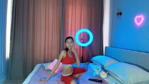 Lihn Pham online show from 27, 11, 2025