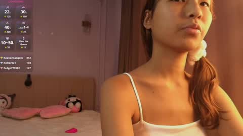 Snapshot of lihnpham chatting on 15, 4, 2026 Lihn Pham online show from 15, 4, 2026