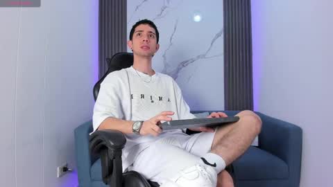 L I I A M online show from 10, 9, 2025