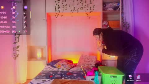         online show from 18, 9, 2025