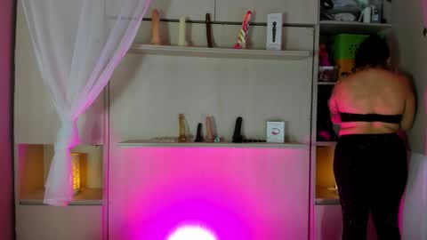         online show from 6, 10, 2025