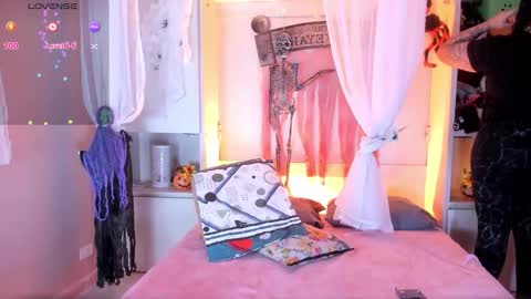         online show from 15, 10, 2025