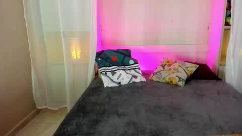         online show from 10, 11, 2025