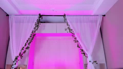         online show from 27, 11, 2025