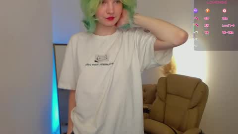 Snapshot of lika_sky chatting on 18, 5, 2026 lika_sky online show from 18, 5, 2026