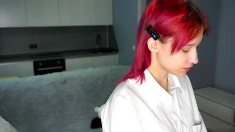 Snapshot of likalens chatting on 12, 10, 2025 Emi online show from 12, 10, 2025