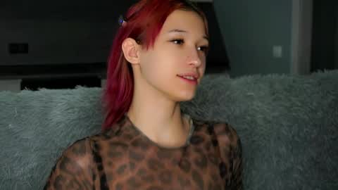 Snapshot of likalens chatting on 20, 10, 2025 Emi online show from 20, 10, 2025