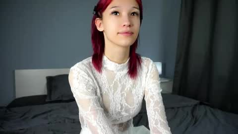 Snapshot of likalens chatting on 1, 11, 2025 Emi online show from 1, 11, 2025