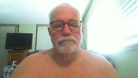 likeafinewine10 online show from 17, 12, 2025