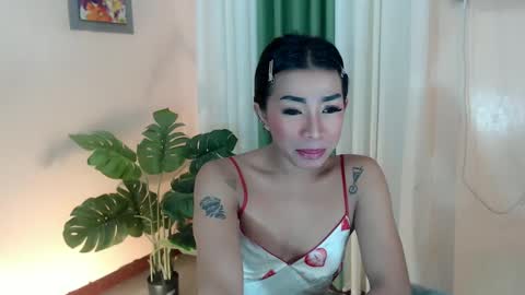 Snapshot of likliklicklengleng chatting on 27, 2, 2025 Leng online show from 27, 2, 2025