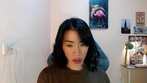 Snapshot of likliklicklengleng chatting on 8, 11, 2025 Leng online show from 8, 11, 2025