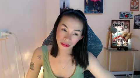 Snapshot of likliklicklengleng chatting on 2, 12, 2025 Leng online show from 2, 12, 2025