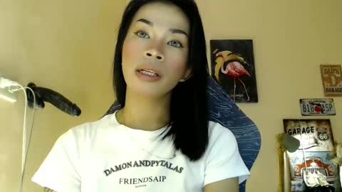 Snapshot of likliklicklengleng chatting on 15, 12, 2025 Leng online show from 15, 12, 2025